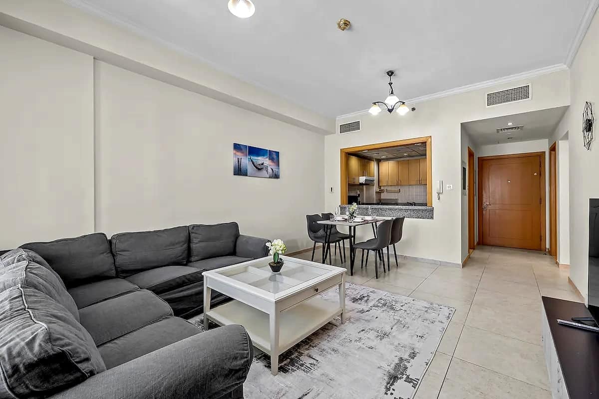 Modern one-bedroom holiday apartment in Dubai Silicon Oasis